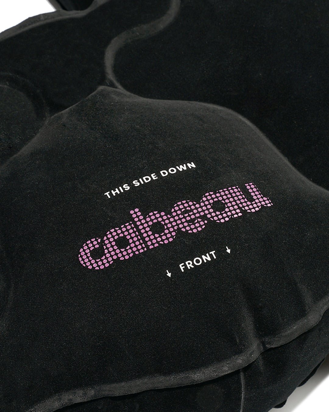 Evolution Cushion - anti-slip design on the Cabeau logo