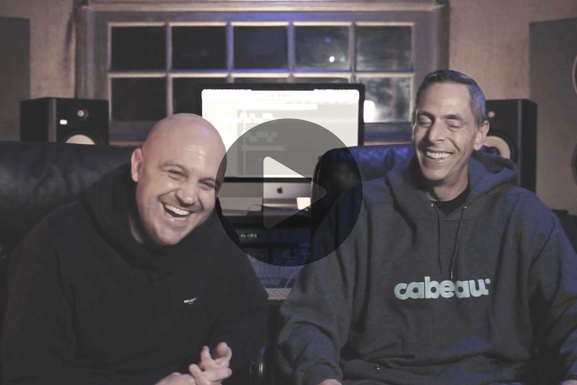 Video laden: The founders of Cabeau Music - David Sternlight and Chris Samba, talk about their love of Afro House music and how that inspired the creation of the music label. They also go on to talk about how the label operates, how many tracks are in the label's catalog, as well as events the label sponsors.