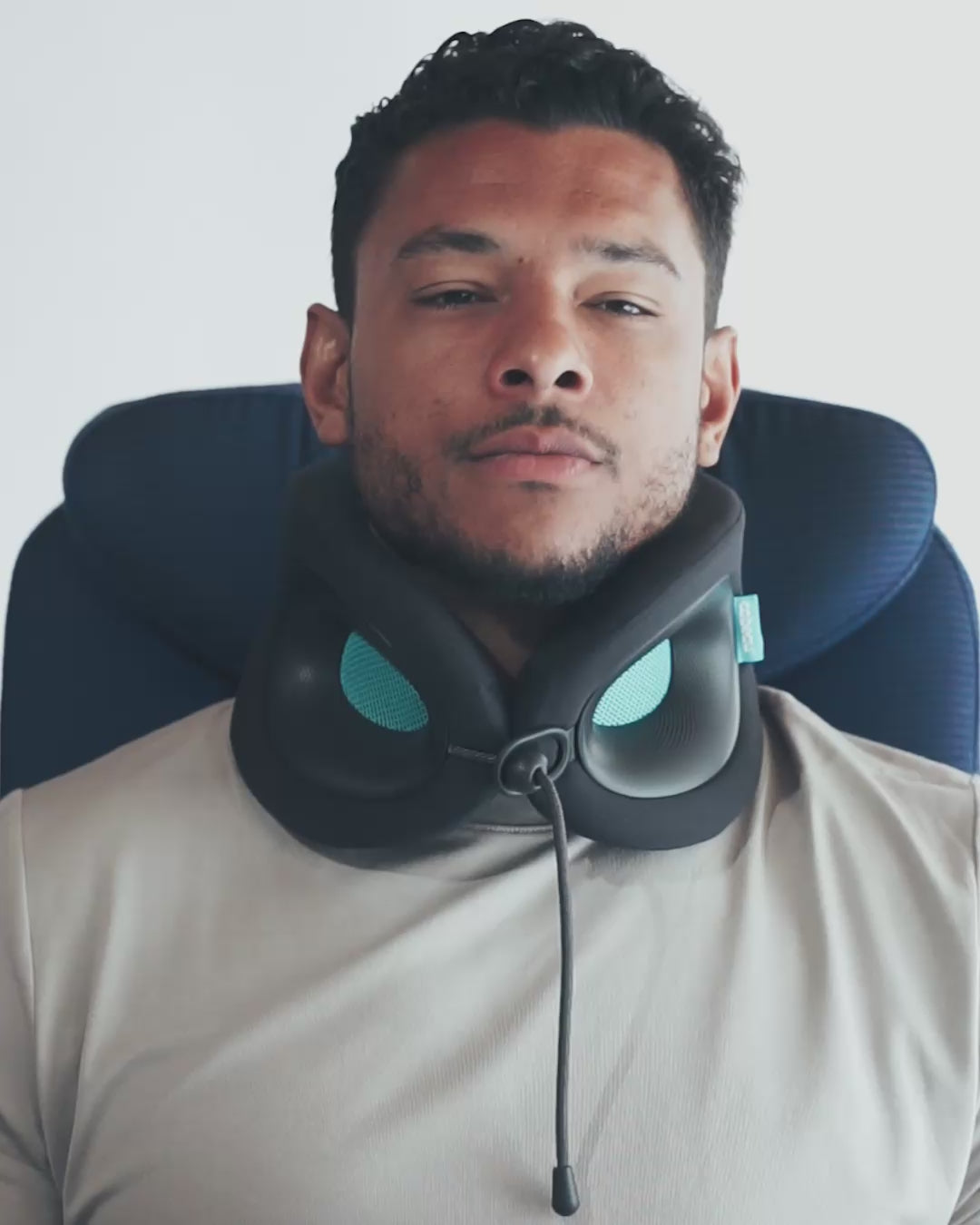 Shifting the pillow lobes upwards and downwards to adjust the pillow's height